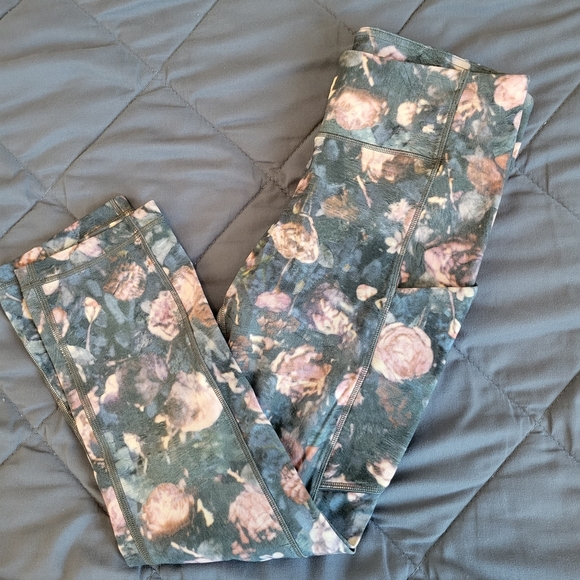 Lululemon Speed Up Crop *21" Frosted Rose Multi Size 4 EUC - Picture 7 of 8